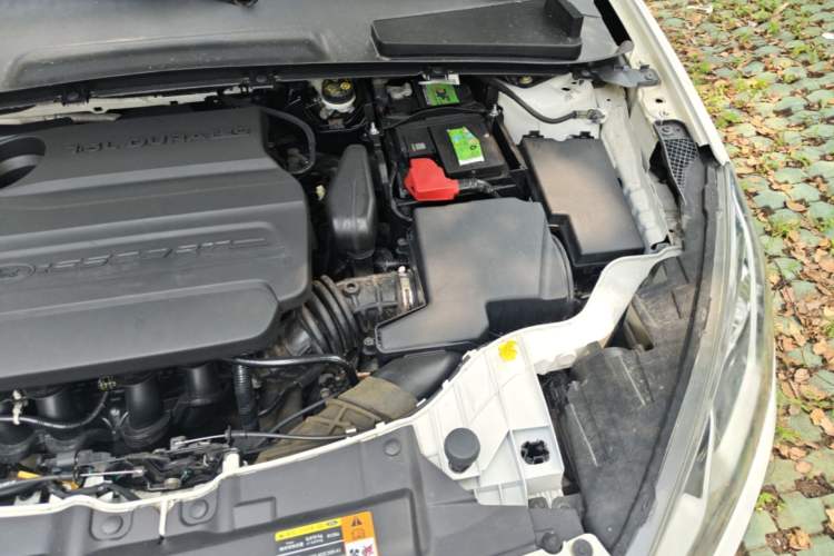 Used Ford Escort 2015 1.5L Automatic Fashion Model Engine Bay Left