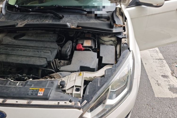 Used Ford Escort 2015 1.5L Automatic Comfort Edition Engine Bay Left