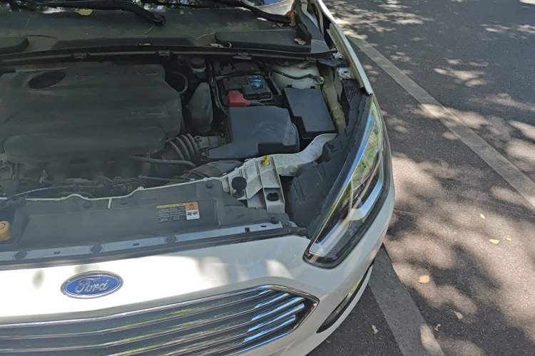 Used Ford Escort 2015 1.5L Automatic Fashion Model Engine Bay Left