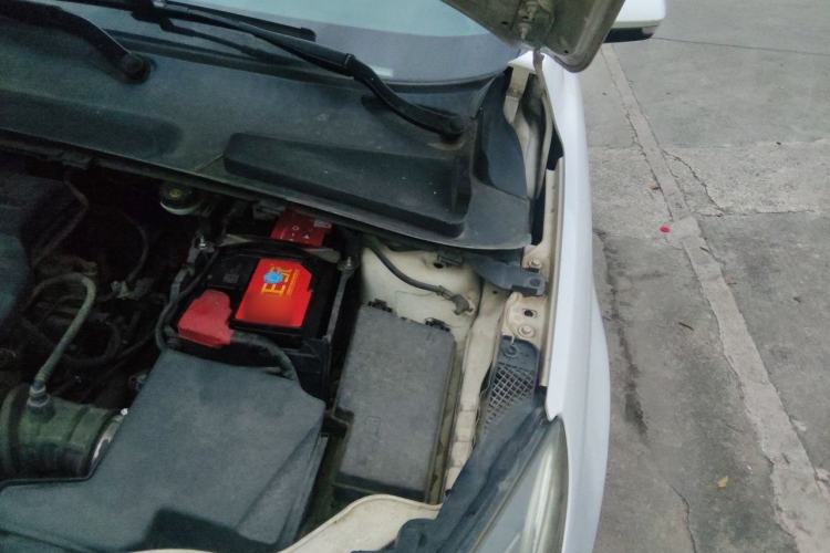 Used Ford Escort 2015 1.5L Manual Comfort Model Engine Bay Left