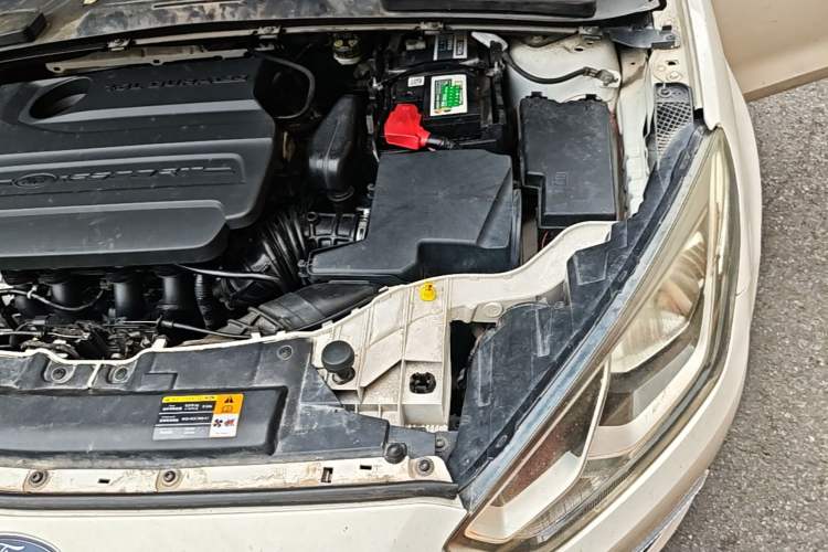 Used Ford Escort 2015 1.5L Automatic Fashion Model Engine Bay Left