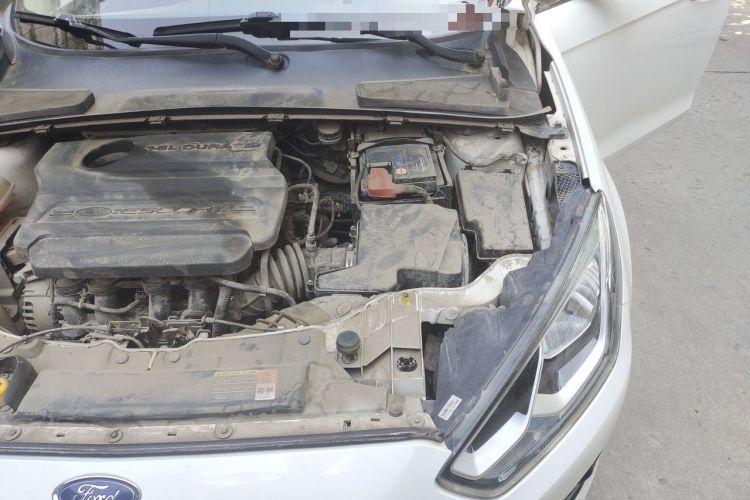 Used Ford Escort 2015 1.5L Manual Fashion Edition Engine Bay Left