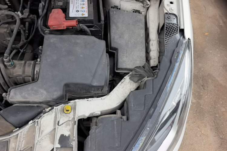 Used Ford Escort 2015 1.5L Manual Fashion Edition Engine Bay Left