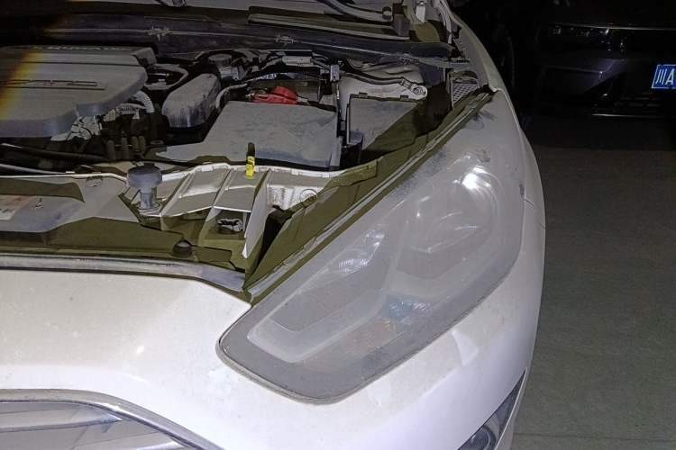 Used Ford Escort 2015 1.5L Automatic Fashion Model Engine Bay Left