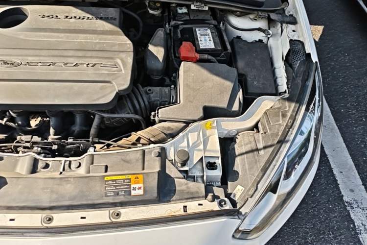 Used Ford Escort 2015 1.5L Automatic Fashion Model Engine Bay Left