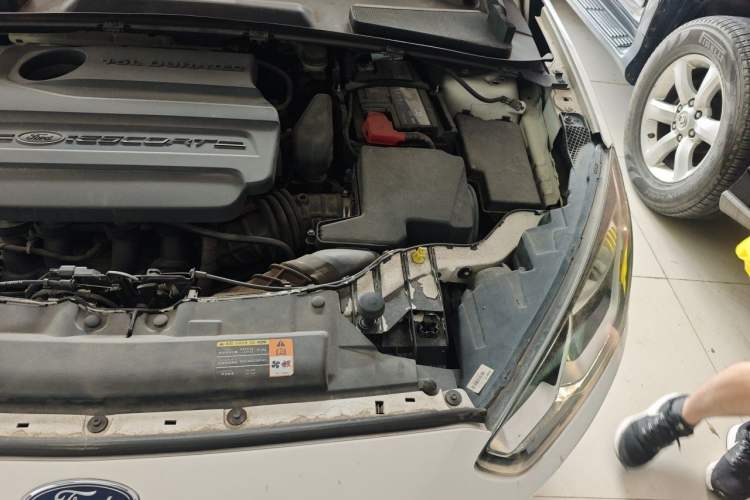Used Ford Escort 2015 1.5L Automatic Fashion Model Engine Bay Left