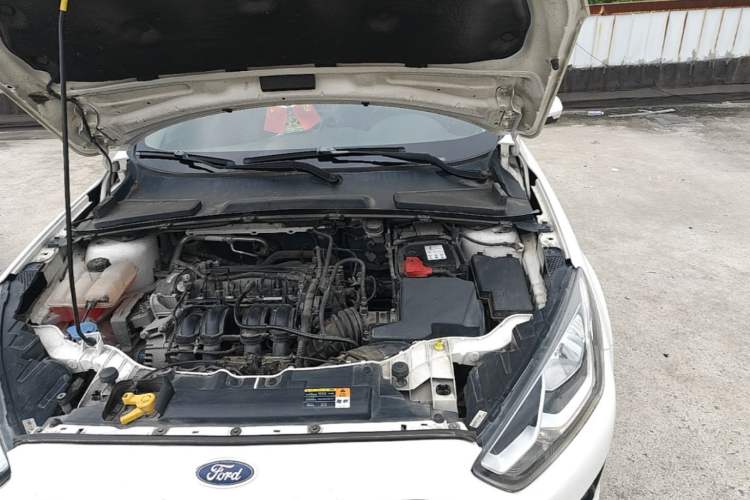 Used Ford Escort 2015 1.5L Manual Fashion Edition Engine Bay Left