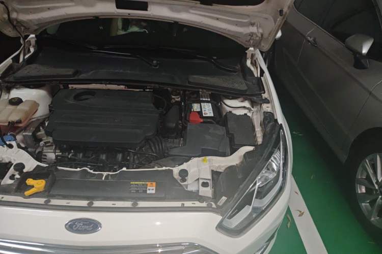 Used Ford Escort 2015 1.5L Automatic Fashion Model Engine Bay Left