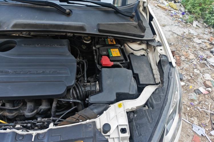 Used Ford Escort 2015 1.5L Manual Comfort Model Engine Bay Left