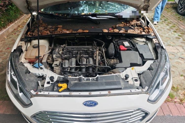 Used Ford Escort 2015 1.5L Automatic Fashion Model Engine Bay