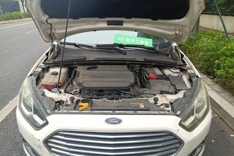 Used Ford Escort 2015 1.5L Manual Comfort Model Engine Bay