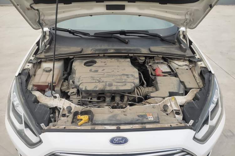 Used Ford Escort 2015 1.5L Manual Comfort Model Engine Bay