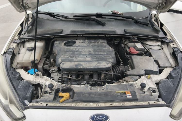 Used Ford Escort 2015 1.5L Manual Comfort Model Engine Bay