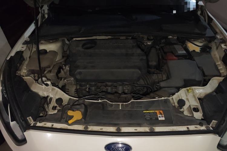 Used Ford Escort 2015 1.5L Automatic Fashion Model Engine Bay