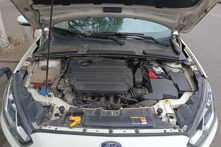 Used Ford Escort 2015 1.5L Automatic Fashion Model Engine Bay
