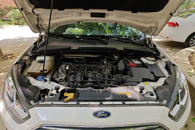 Used Ford Escort 2015 1.5L Automatic Fashion Model Engine Bay