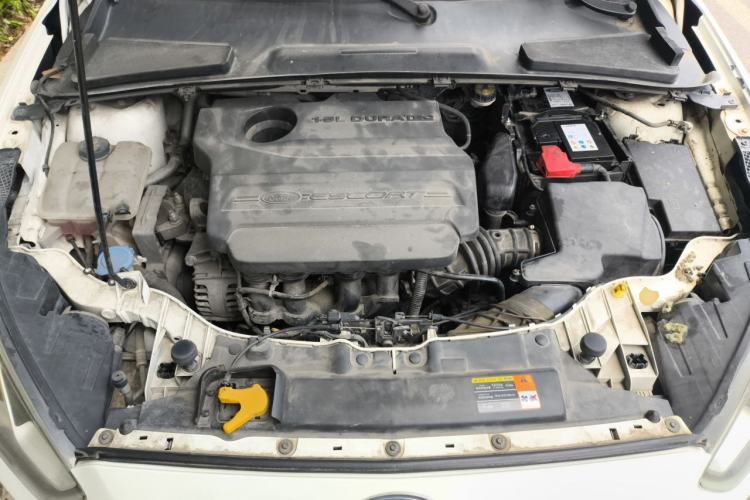 Used Ford Escort 2015 1.5L Automatic Fashion Model Engine Bay