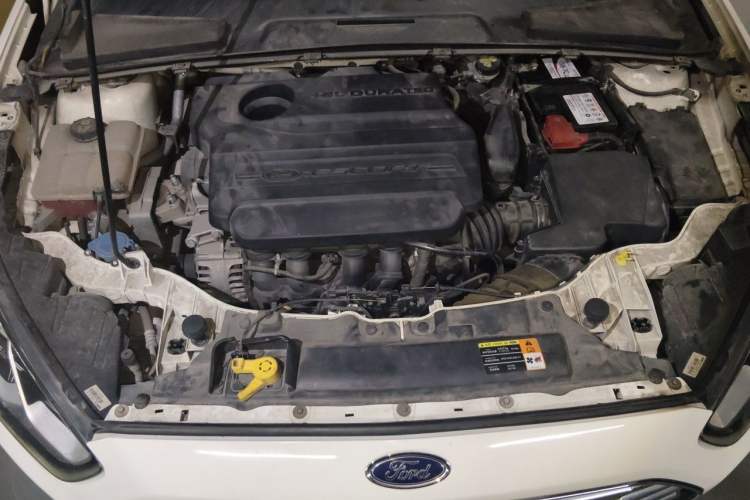 Used Ford Escort 2015 1.5L Automatic Fashion Model Engine Bay