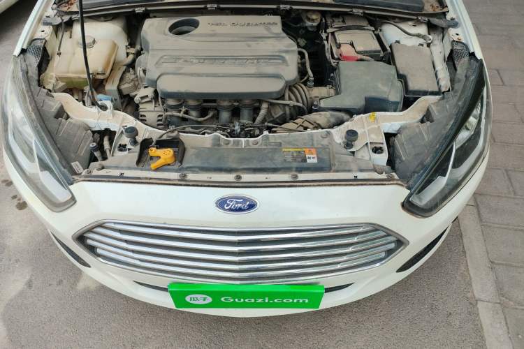 Used Ford Escort 2015 1.5L Manual Comfort Model Engine Bay