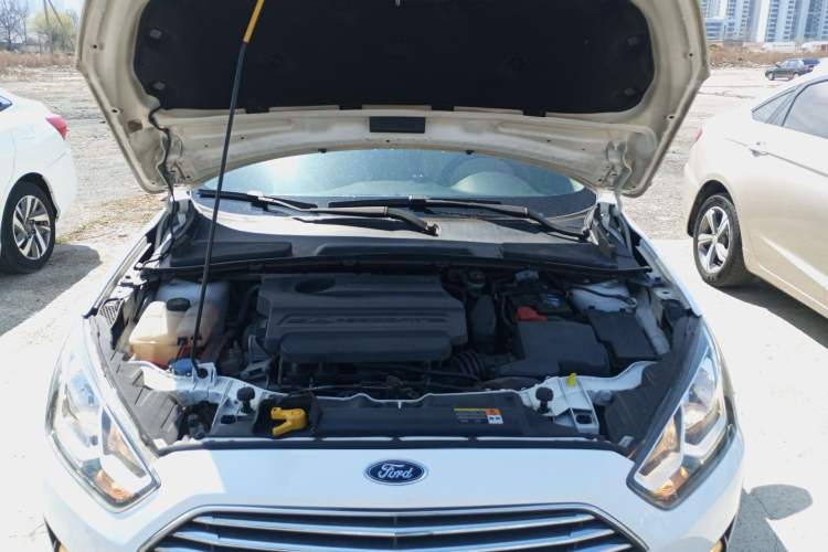 Used Ford Escort 2015 1.5L Automatic Comfort Edition Engine Bay
