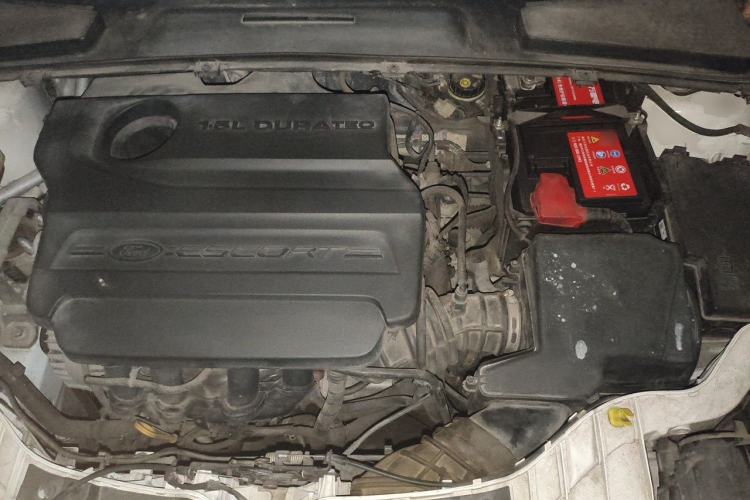 Used Ford Escort 2015 1.5L Manual Comfort Model Engine Bay