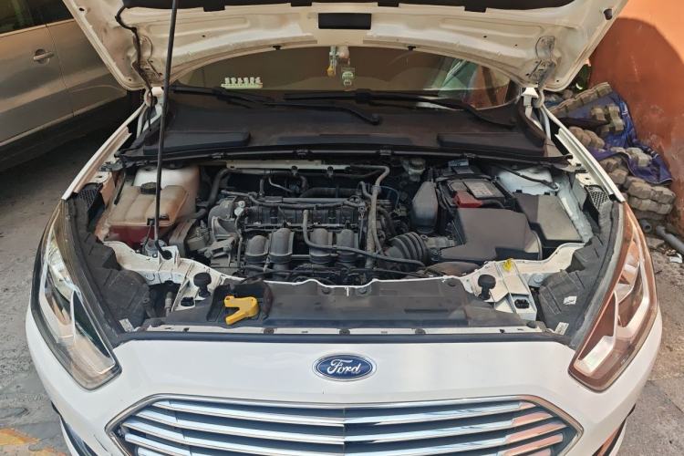 Used Ford Escort 2015 1.5L Automatic Fashion Model Engine Bay