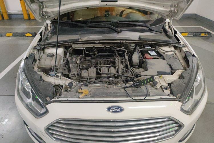 Used Ford Escort 2015 1.5L Automatic Fashion Model Engine Bay