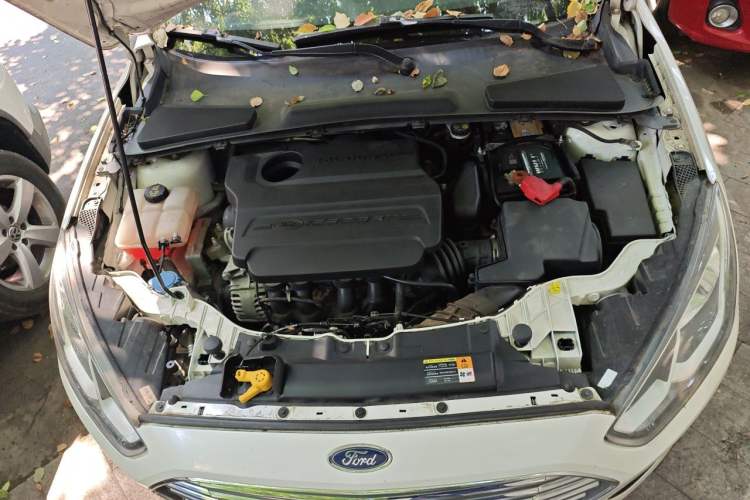 Used Ford Escort 2015 1.5L Automatic Comfort Edition Engine Bay