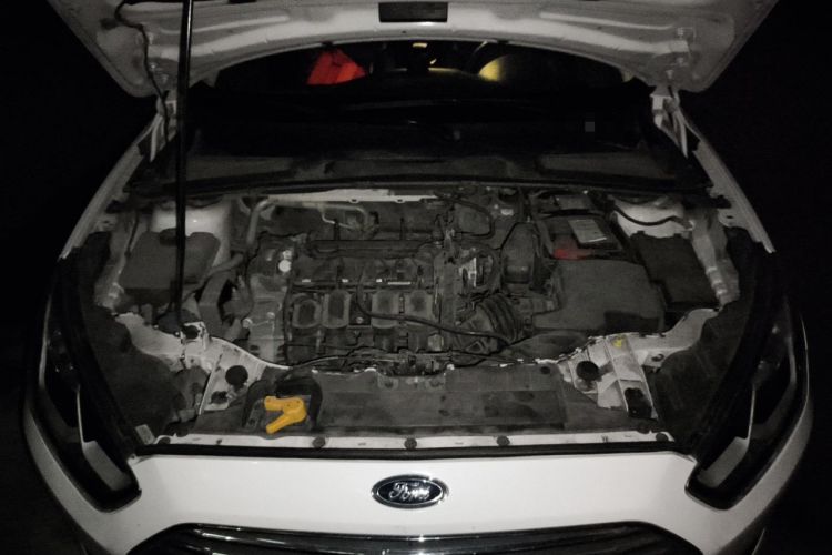 Used Ford Escort 2015 1.5L Automatic Fashion Model Engine Bay