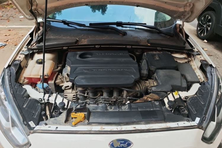 Used Ford Escort 2015 1.5L Automatic Fashion Model Engine Bay