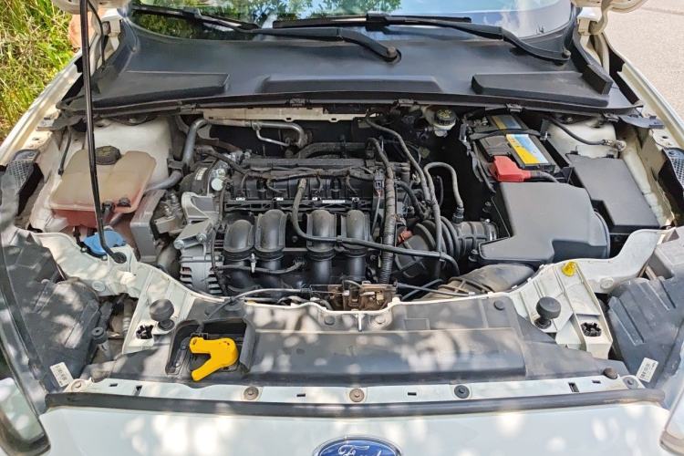 Used Ford Escort 2015 1.5L Manual Comfort Model Engine Bay