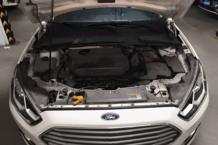 Used Ford Escort 2015 1.5L Automatic Fashion Model Engine Bay
