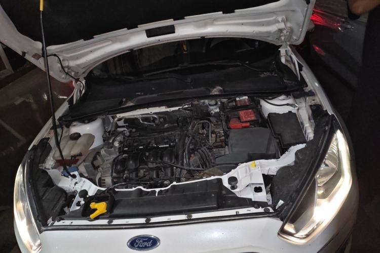 Used Ford Escort 2015 1.5L Manual Fashion Edition Engine Bay