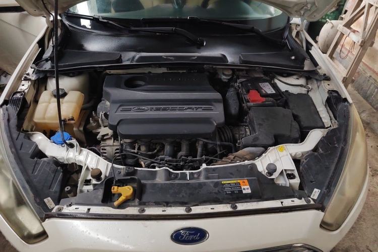 Used Ford Escort 2015 1.5L Automatic Fashion Model Engine Bay