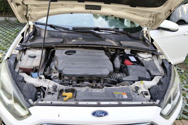 Used Ford Escort 2015 1.5L Automatic Fashion Model Engine Bay