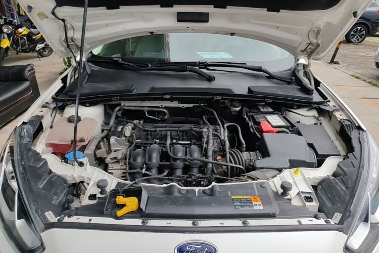 Used Ford Escort 2015 1.5L Manual Comfort Model Engine Bay