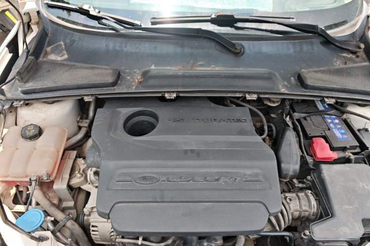 Used Ford Escort 2015 1.5L Automatic Fashion Model Engine Bay