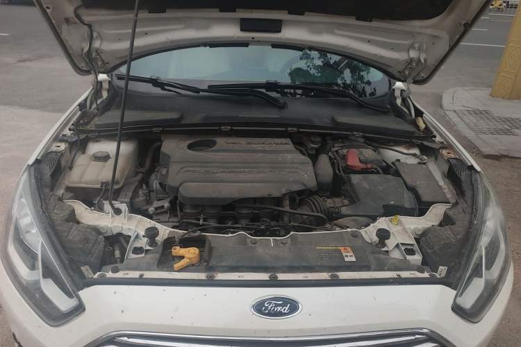 Used Ford Escort 2015 1.5L Automatic Comfort Edition Engine Bay