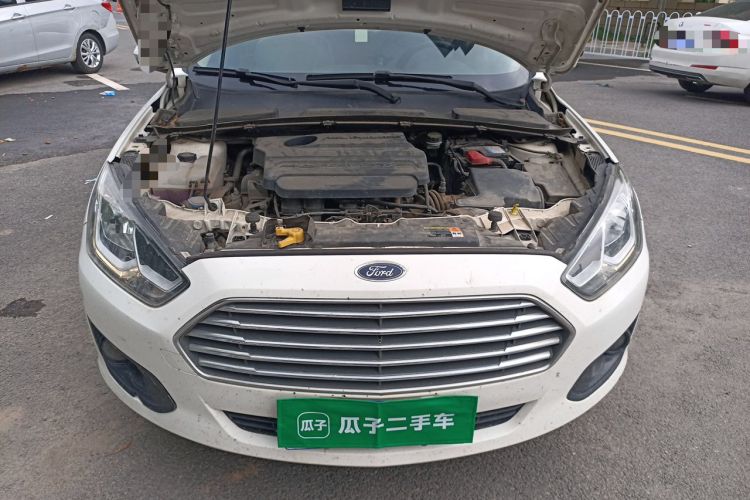 Used Ford Escort 2015 1.5L Manual Comfort Model Engine Bay