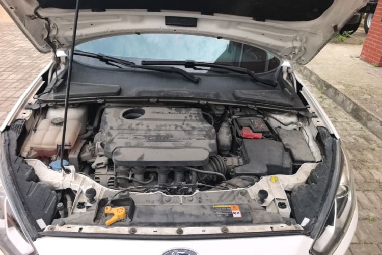 Used Ford Escort 2015 1.5L Automatic Comfort Edition Engine Bay