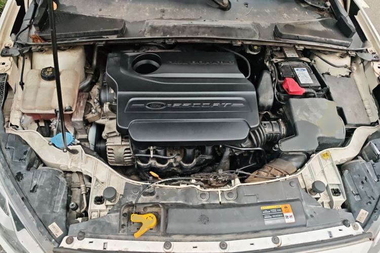 Used Ford Escort 2015 1.5L Automatic Comfort Edition Engine Bay