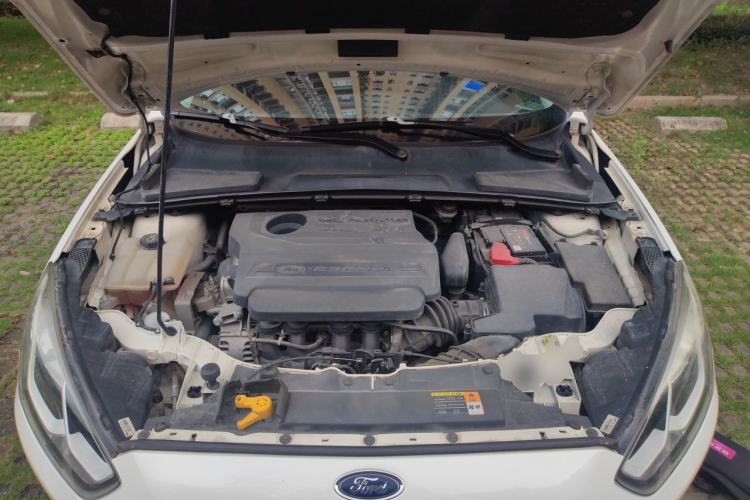 Used Ford Escort 2015 1.5L Automatic Fashion Model Engine Bay