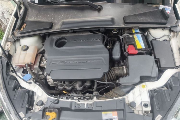 Used Ford Escort 2015 1.5L Automatic Fashion Model Engine Bay