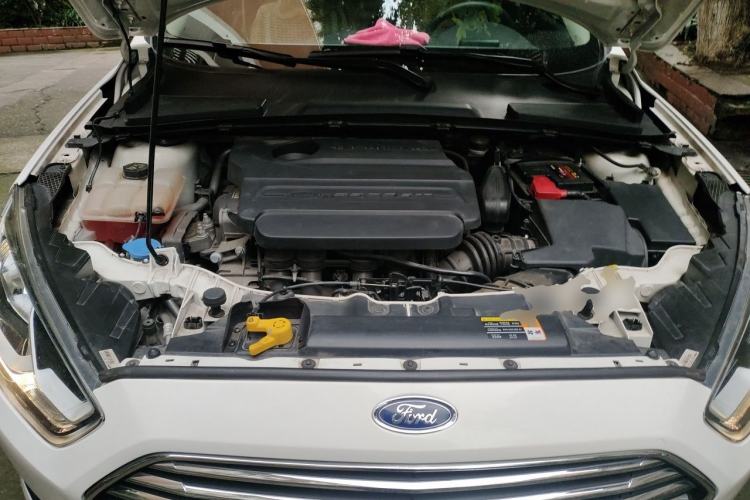 Used Ford Escort 2015 1.5L Automatic Comfort Edition Engine Bay