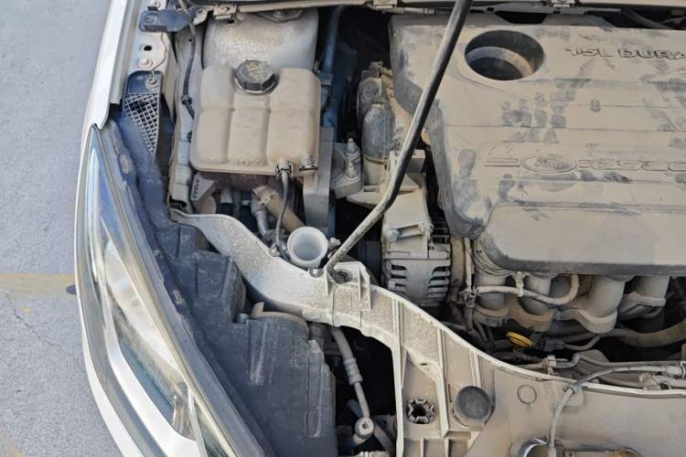 Used Ford Escort 2015 1.5L Automatic Comfort Edition Engine Bay Right