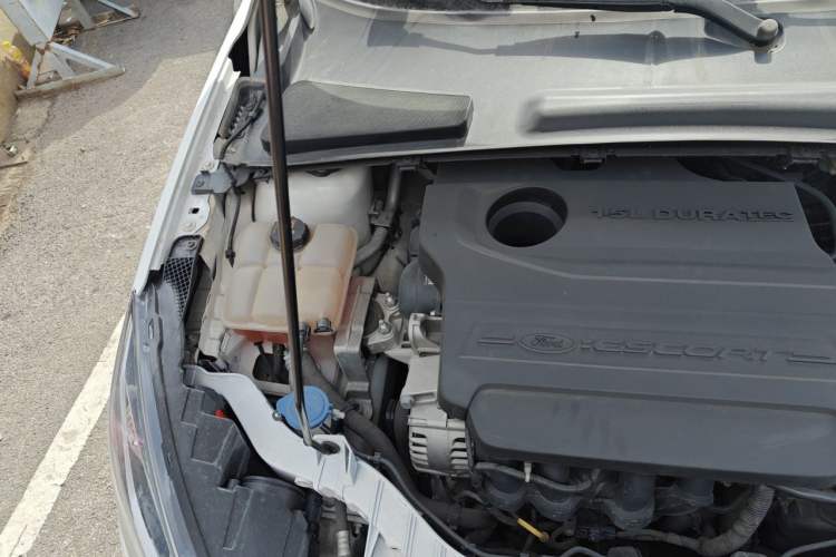 Used Ford Escort 2015 1.5L Automatic Comfort Edition Engine Bay Right