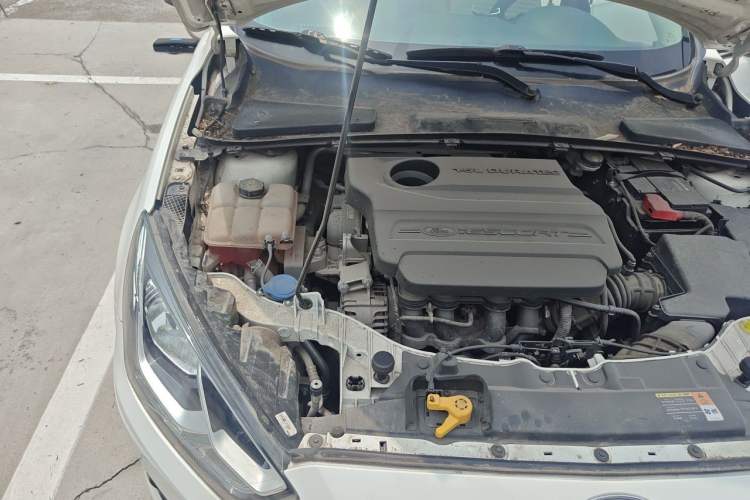 Used Ford Escort 2015 1.5L Manual Comfort Model Engine Bay Right
