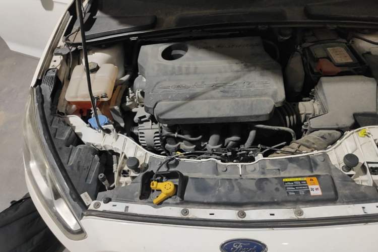 Used Ford Escort 2015 1.5L Automatic Comfort Edition Engine Bay Right