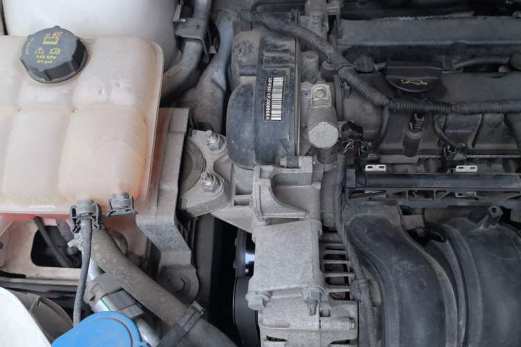 Used Ford Escort 2015 1.5L Manual Comfort Model Engine Bay Right