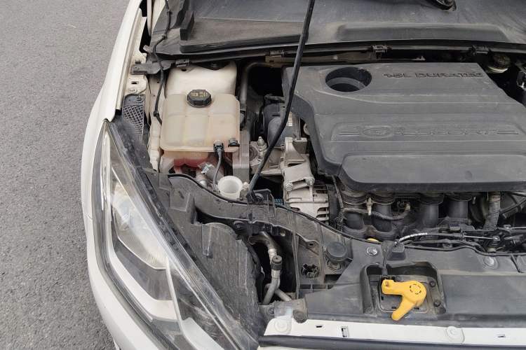 Used Ford Escort 2015 1.5L Automatic Fashion Model Engine Bay Right